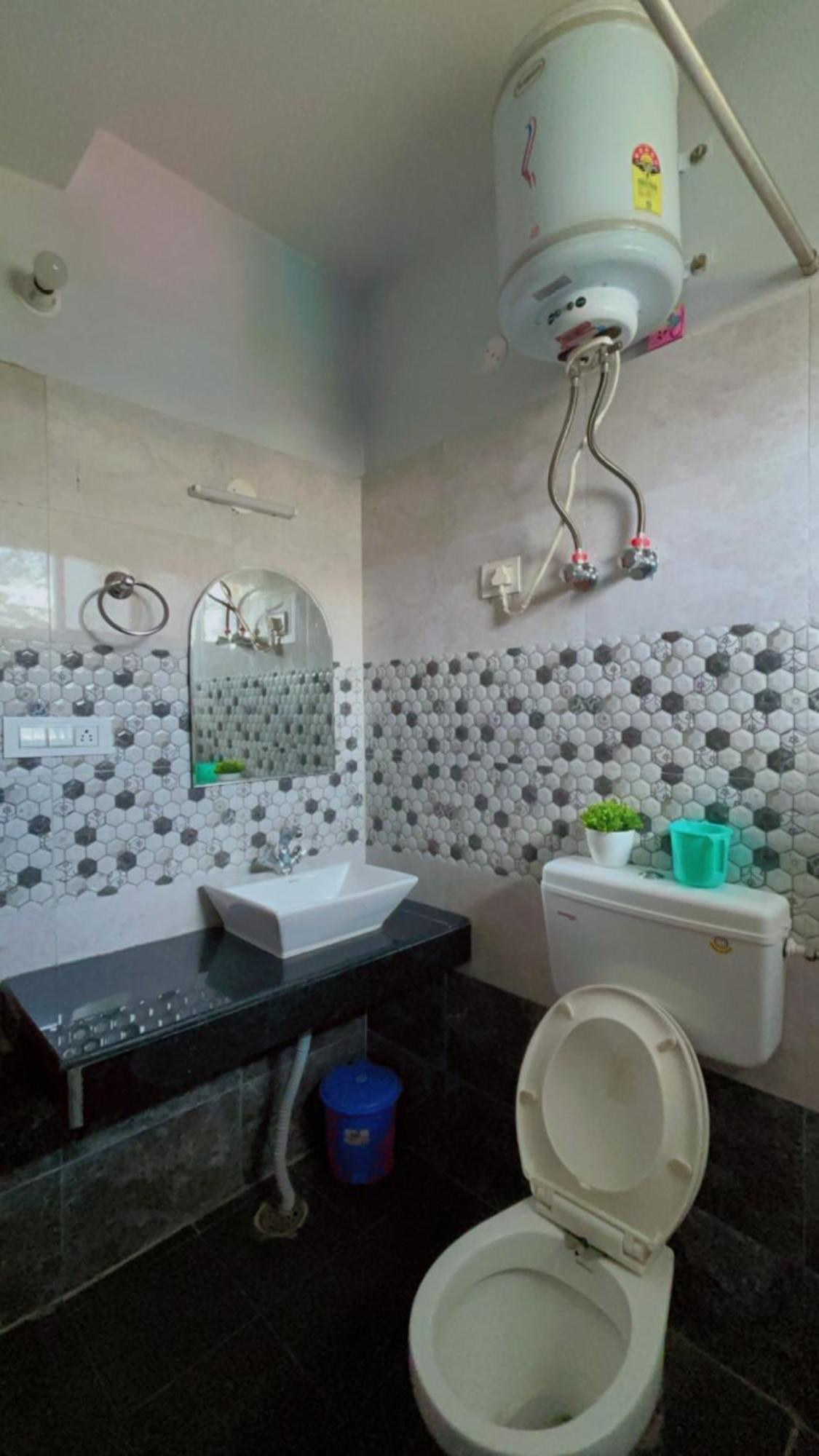 Lha Pomo Apartment Kyelang Ngoại thất bức ảnh